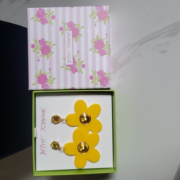 Betsey Johnson Yellow Daisy Drop Earrings - Picture 7 of 8